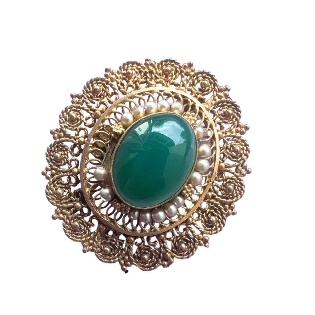 Brooch - Beautiful Vintage Gold Brooch with Gorgeous stone and Faux Pearls. Few Pearls Missing