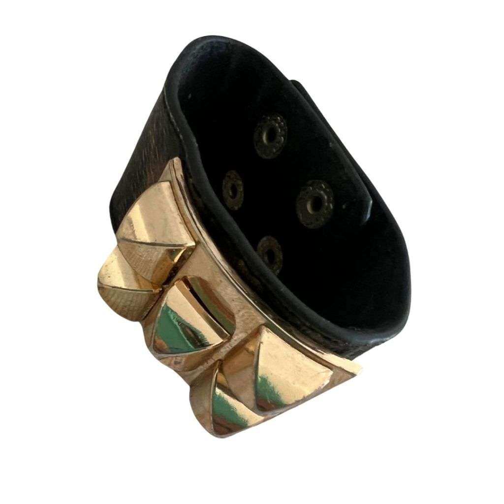 Bracelet - Pleather chunky bracelet with a gorgeous gold statement