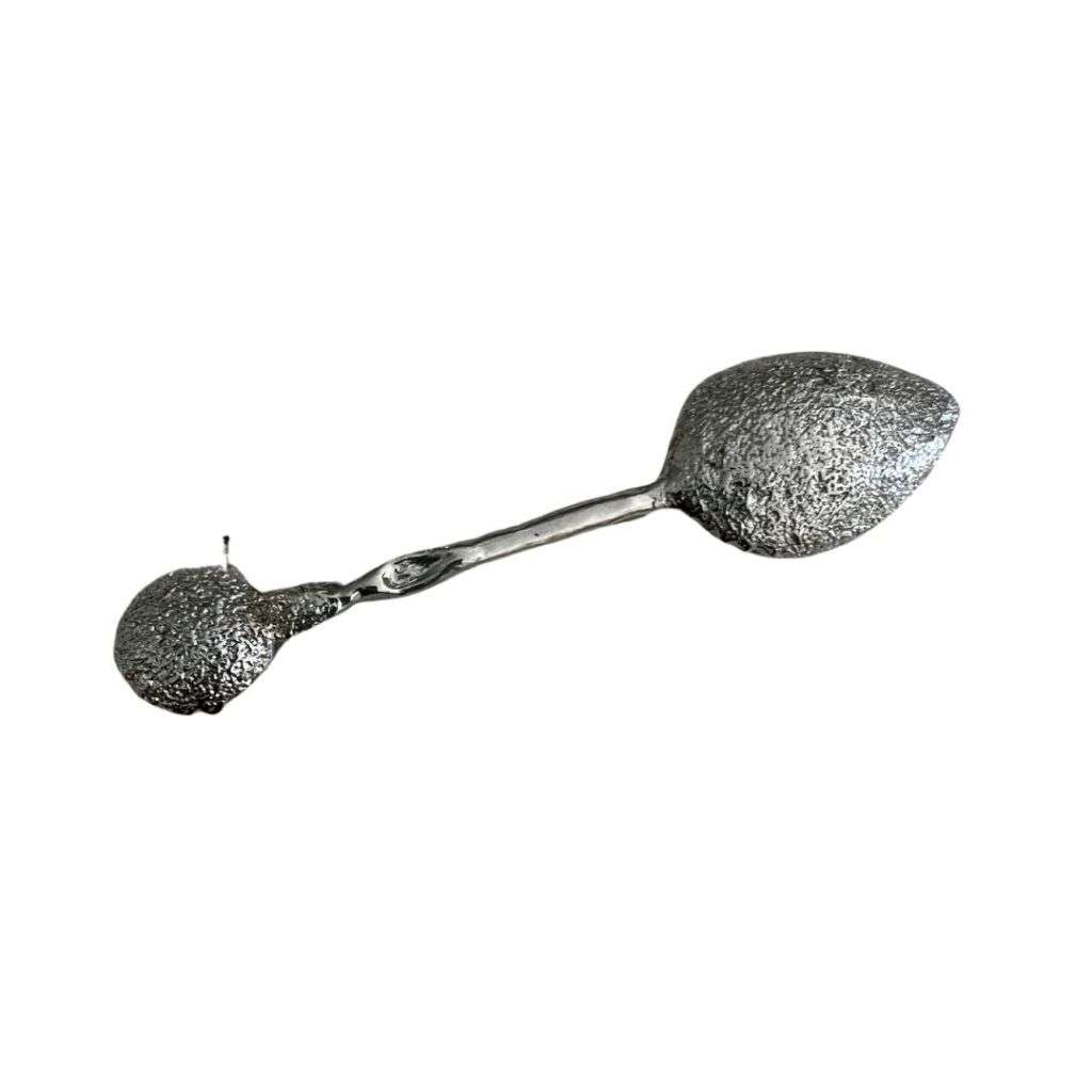 Spoon - Beautiful Vintage Leaf Engraved spoon with a statement royal blue stone