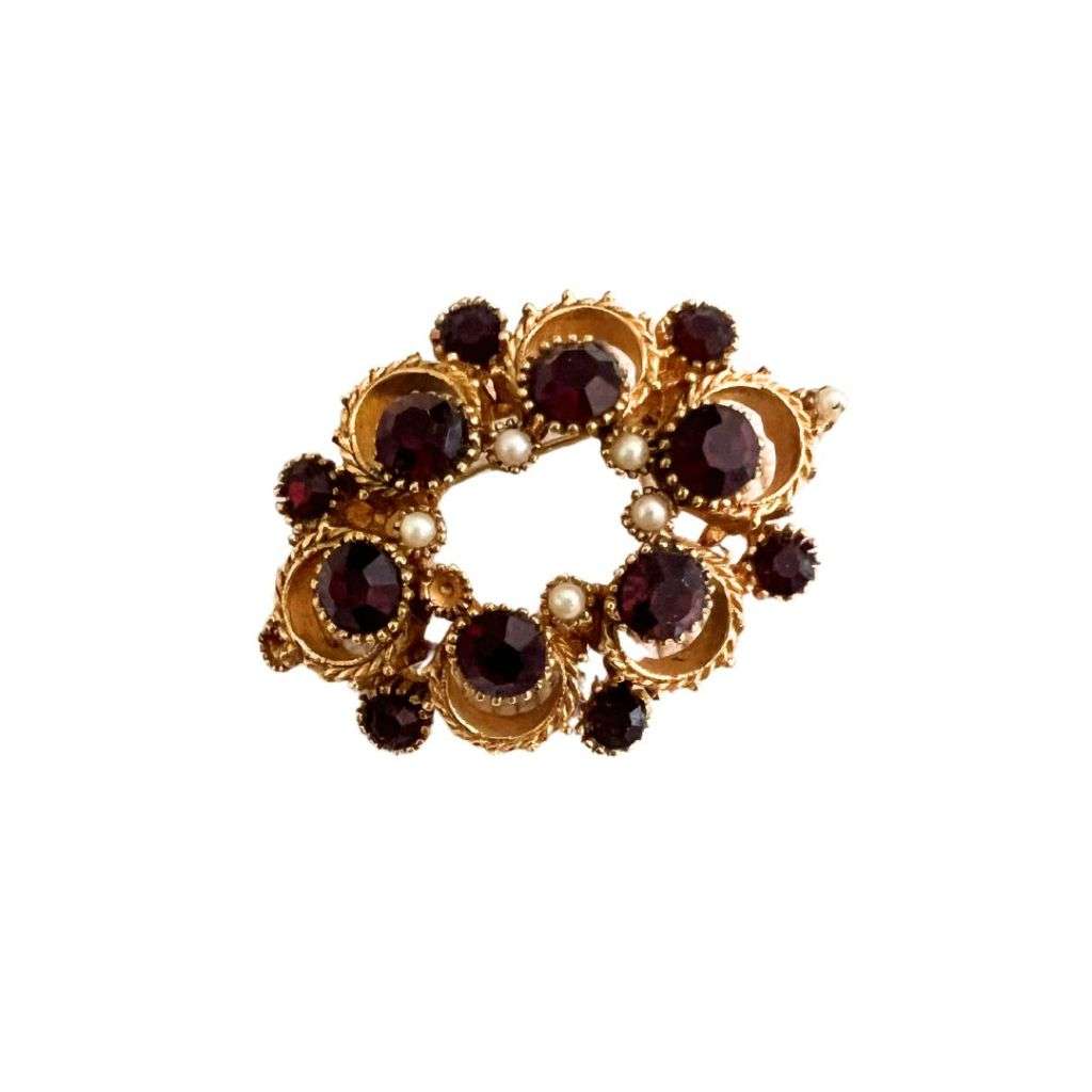 Brooch - Vintage Gold Tone Intricate designed brooch with ruby red rhinestones