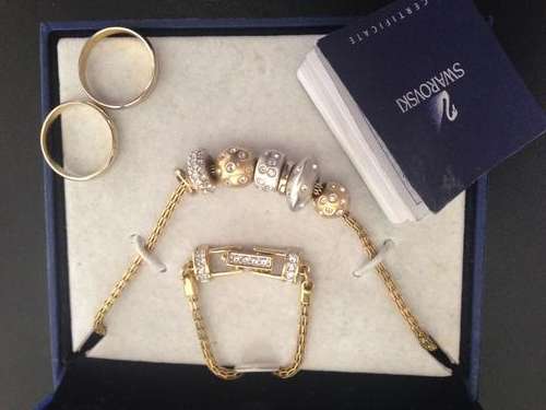 Swarovski Necklace and plain rings
