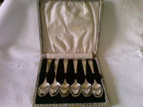 Set Of Six Silver Plated Tea Spoons in Box