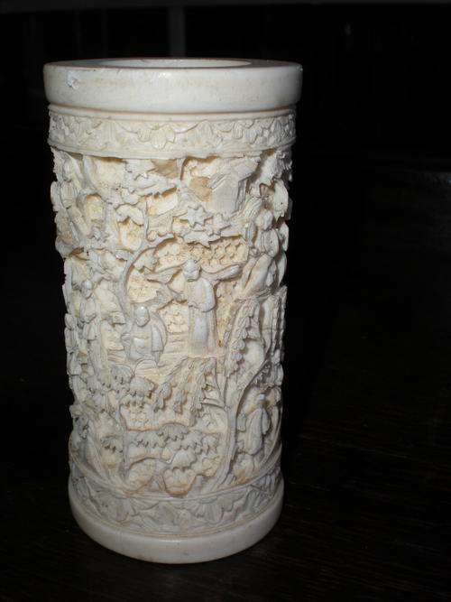 IVORY????????? CHINESE JAR