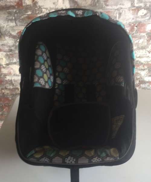 Chelino Infant car seat with net