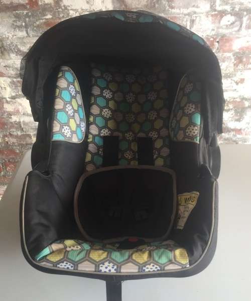 Chelino Infant car seat with net