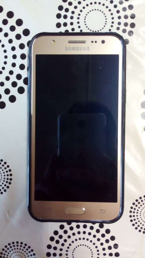 SAMSUNG GALAXY J5 ( GOLD )    (No memory card is included).....