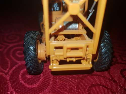 Renault Ergos /  Allis-Chalmers  /  Latil