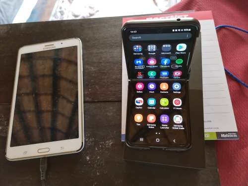 SAMSUNG  GALAXY Z-FLIP3  5G (Phantom Black)