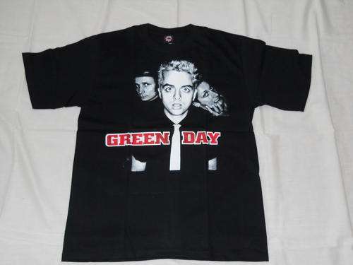 ROCK BAND T - SHIRTS!! GREEN DAY!! LARGE