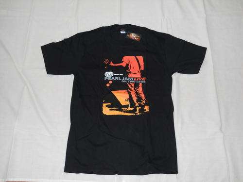 ROCK BAND T-SHIRT!!  PEARL JAM!!  M  FREE SHIPPING!!