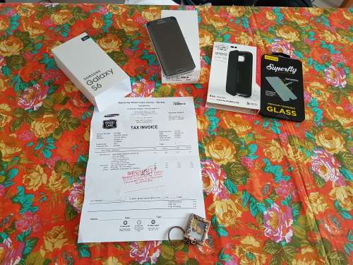 Brand New Samsung Galaxy S6 32GB **With Tempered glass, EVO wallet cover and other accessories**