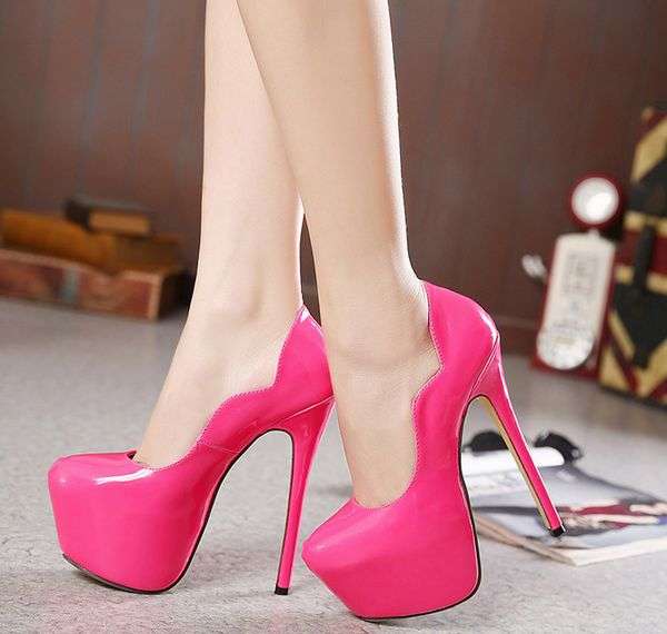 Sexy Rippled Edge Round Toe High Heel Shoe