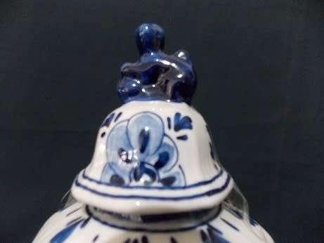 Beautiful Hollandse Delft Urn