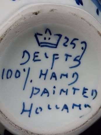 Beautiful Hollandse Delft Urn