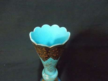 Stunning Turquise and Gold Glass Vase