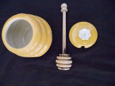 Honey Pot With Dipper