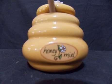 Honey Pot With Dipper