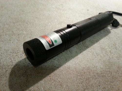 1000 MW GREEN LAZER LASER POINTER VERY SHARP !!!   ONE OF THE STRONGEST OUT THERE
