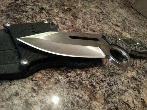 NO RESERVE !!!!!!!   ONLY 1 TOPS USA M-2 KNIFE ERV:R1850.00