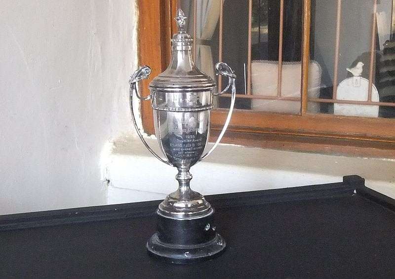 1955 MOBILGAS AUSTIN RACE - ECONOMY RUN TROPHY A CLASS - COURIER R130