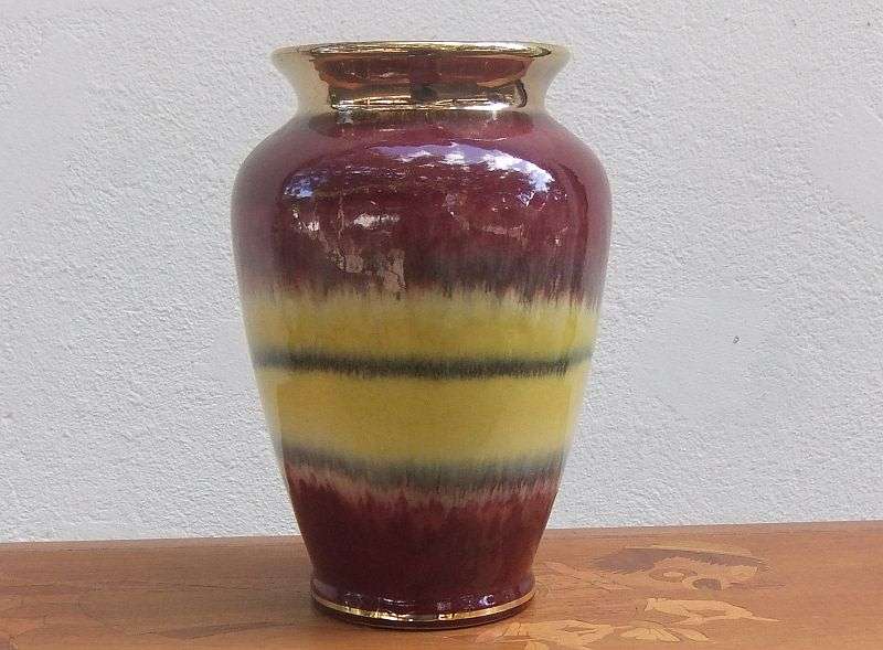 A GORGEOUS RARE VINTAGE WEST GERMAN ""LAVA"" VASE IN GREAT CONDITION