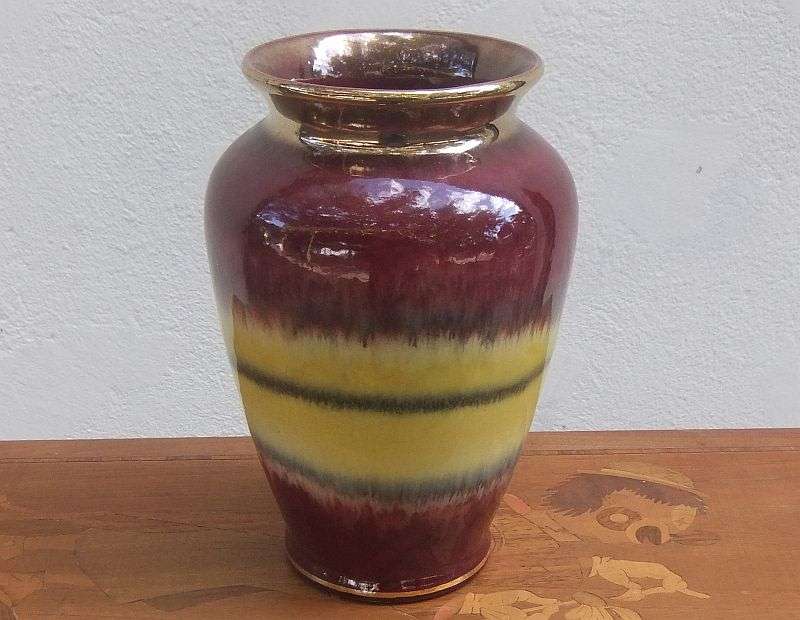 A GORGEOUS RARE VINTAGE WEST GERMAN ""LAVA"" VASE IN GREAT CONDITION