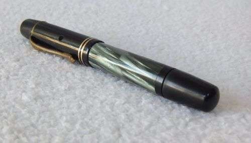 Vintage fountain pen with 14ct gold nib