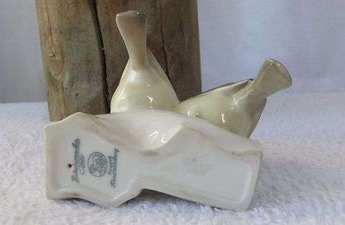 A vintage porcelain statue of a pair of Love birds by Hutschenreuther Germany - Perfect