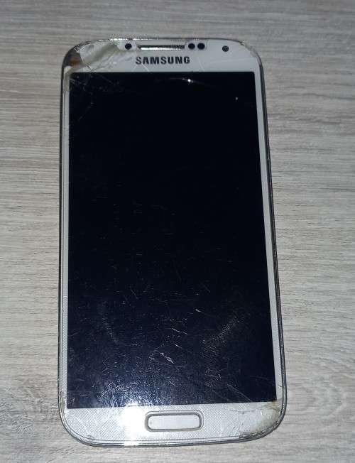 Samsung Galaxy S4 (GT-I9500) *For Spares* *Read Ad Please*
