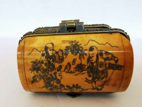 Antique Chinese Eastern Bone made two-layer small jewel box