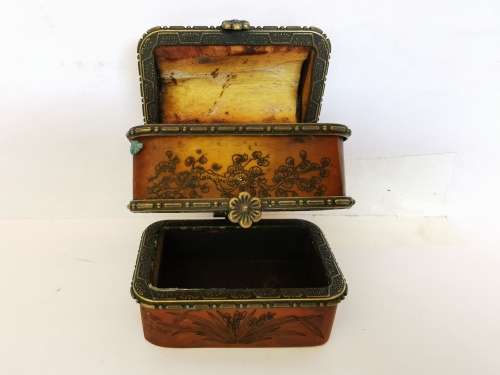 Antique Chinese Eastern Bone made two-layer small jewel box