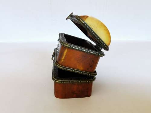 Antique Chinese Eastern Bone made two-layer small jewel box