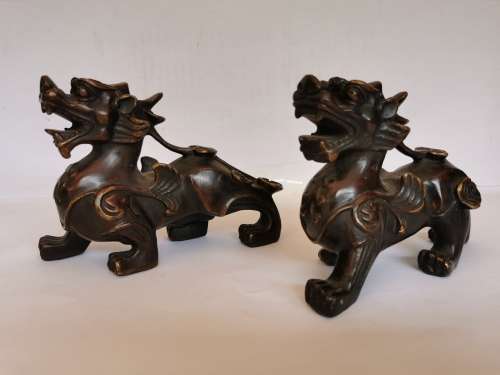 Eastern antique Old Chinese a pair of exquisite copper animal paperweights