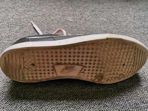 Men's Nike Capri III Low Sneakers - Good condition