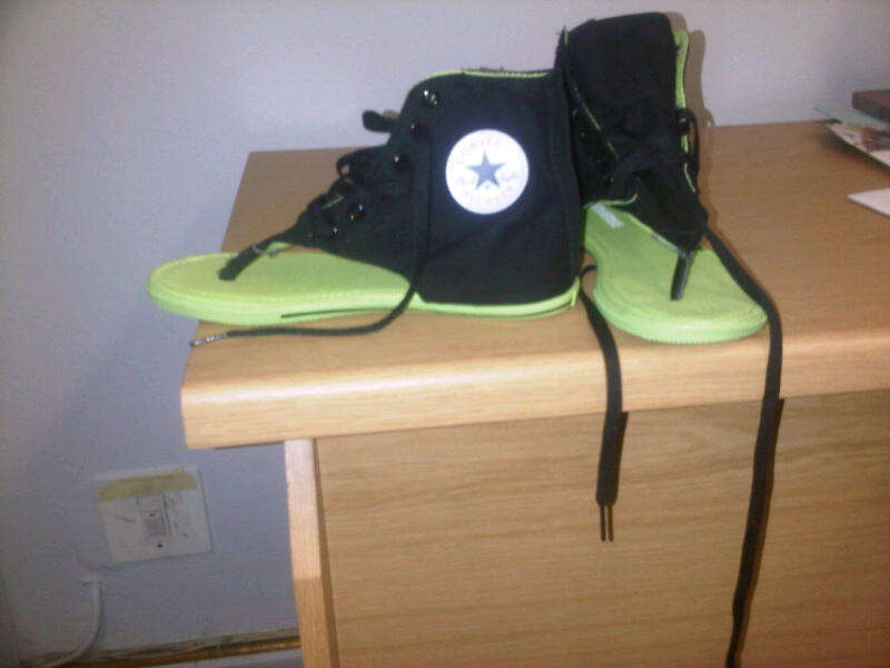 Converse Chuck Taylor Ladies Thong size 4 black/Green