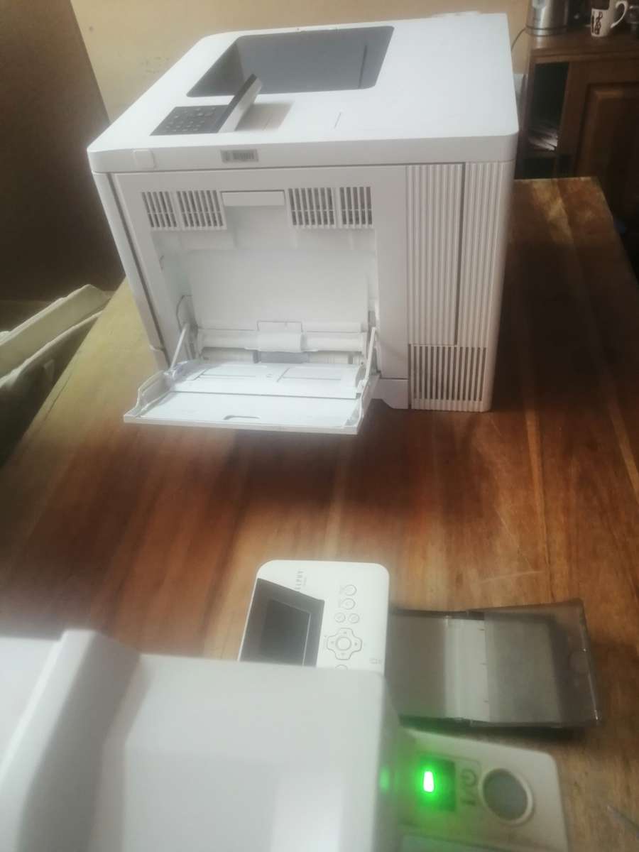 Hp color laserjet m552