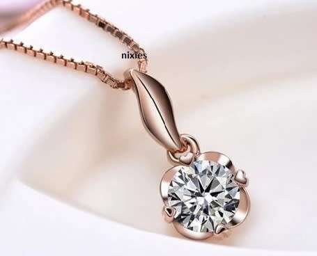 EXQUISITE ROSE GOLD NECKLACE WITH SWAROVSKI DIAMOND