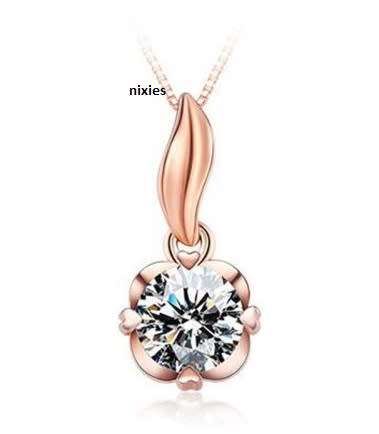 EXQUISITE ROSE GOLD NECKLACE WITH SWAROVSKI DIAMOND