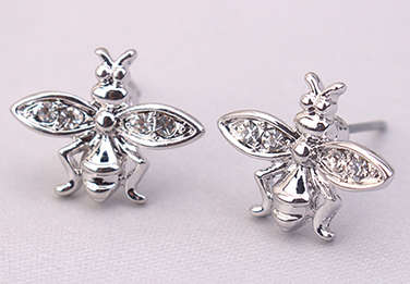 ADORABLE SWAROVSKI ELEMENTS BEE EARRINGS