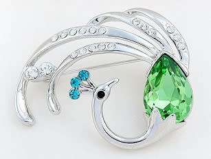 ADORABLE  SWAROVSKI DIAMANTE BROOCH