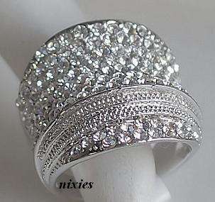 SPARKLING  SWAROVSKI DIAMOND  DRESS RING - SIZE 9(S)