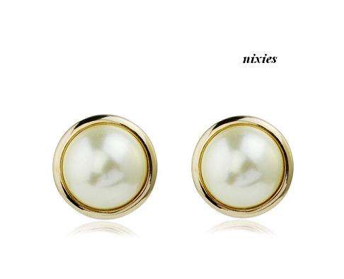 AMAZING WHITE PEARL STUDS