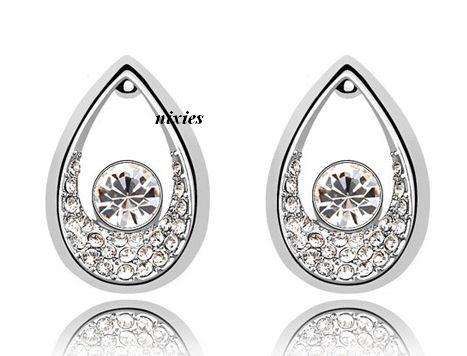 ATTRACTIVE DIAMOND SWAROVSKI EARRING STUDS
