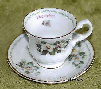 DARLING STAFFORDSHIRE QUEENS " DECEMBER"  MINIATURE ** 40mm **  DUO