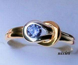 CHARMING 925 STERLING SILVER TANZANITE CZ RING - SIZE 8(Q)