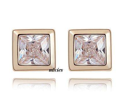ELEGANT DIAMOND SWAROVSKI  STUDS