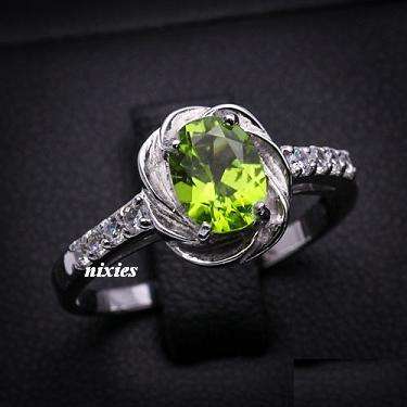 NATURAL PERIDOT 925 STERLING SILVER RING - SIZE 8(Q)