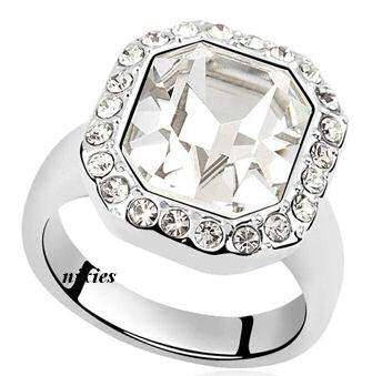 **JUST ARRIVED** EXQUISITE SWAROVSKI DIAMOND RING - SIZE 6(M)