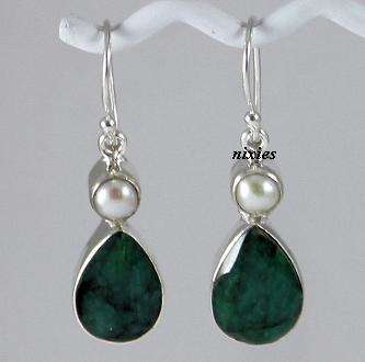 NATURAL EMERALD & FW PEARL EARRINGS