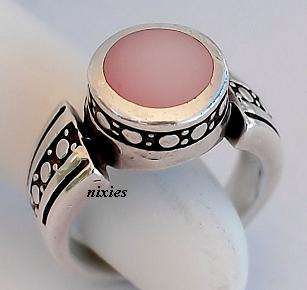 VINTAGE MOTHER OF PEARL HEAVY 925 STERLING SILVER RING - SIZE 7(O)